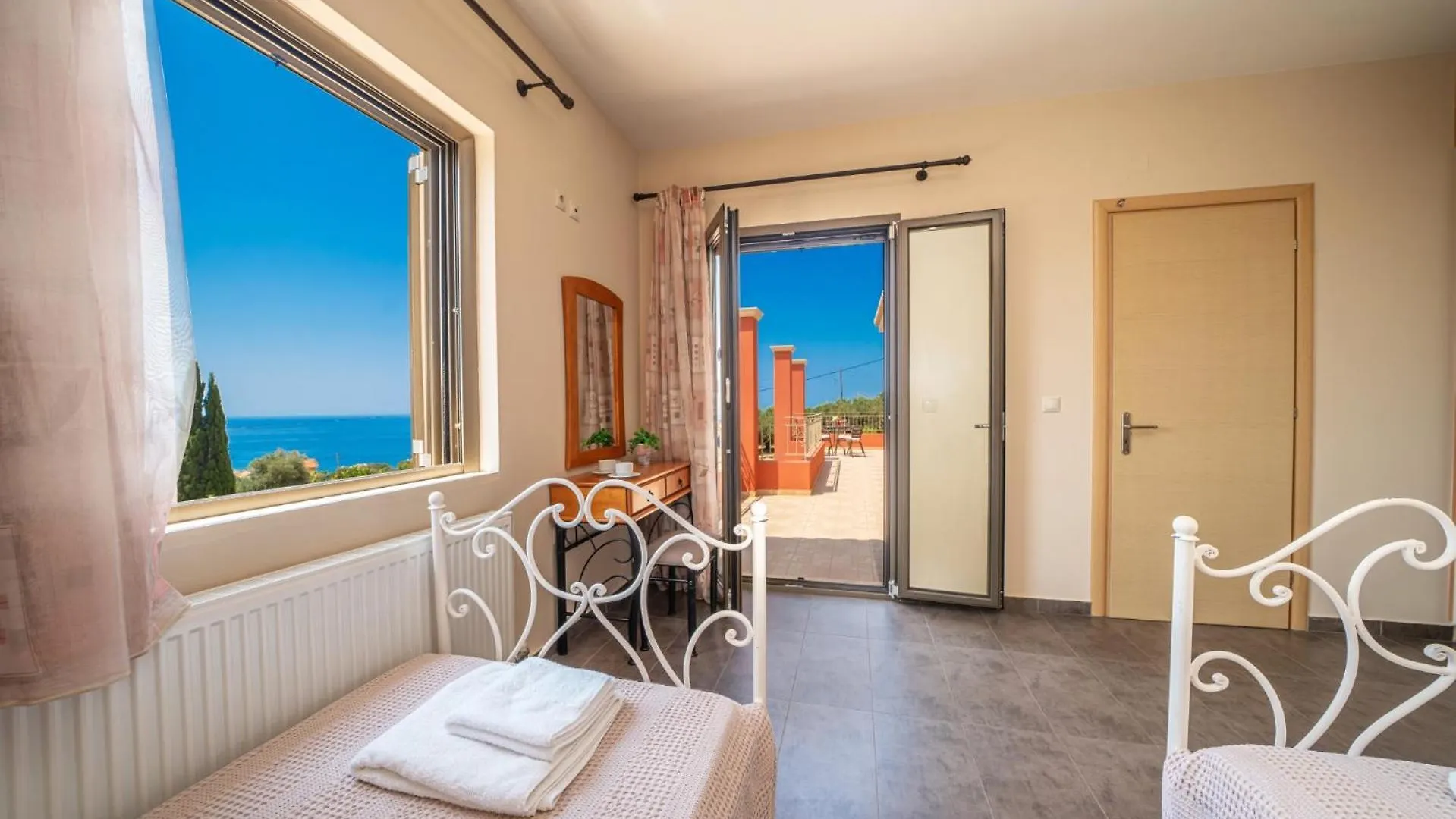 Villa Provenzo By Villa Plus Lourdata  0*, Lourdata (Kefalonia)