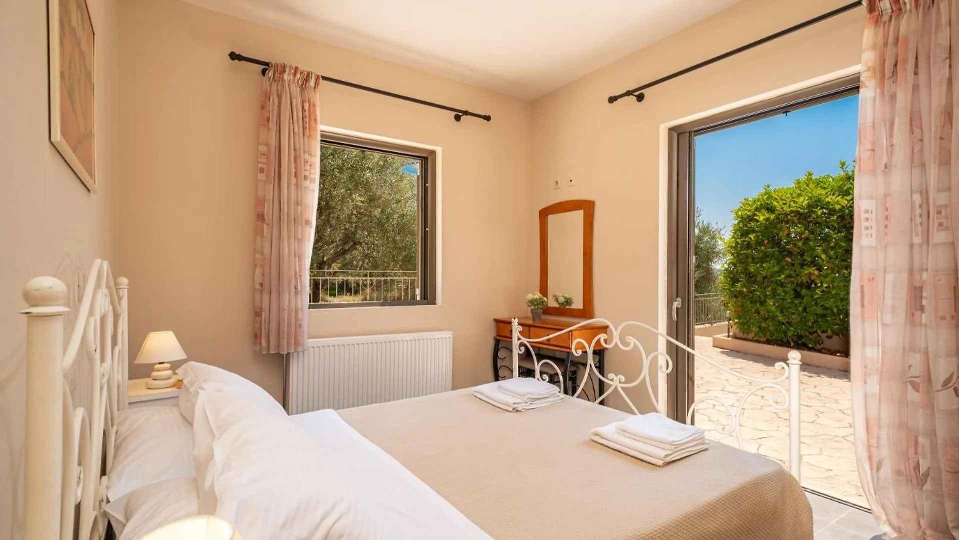 Villa Provenzo By Villa Plus Lourdata  Lourdata (Kefalonia)