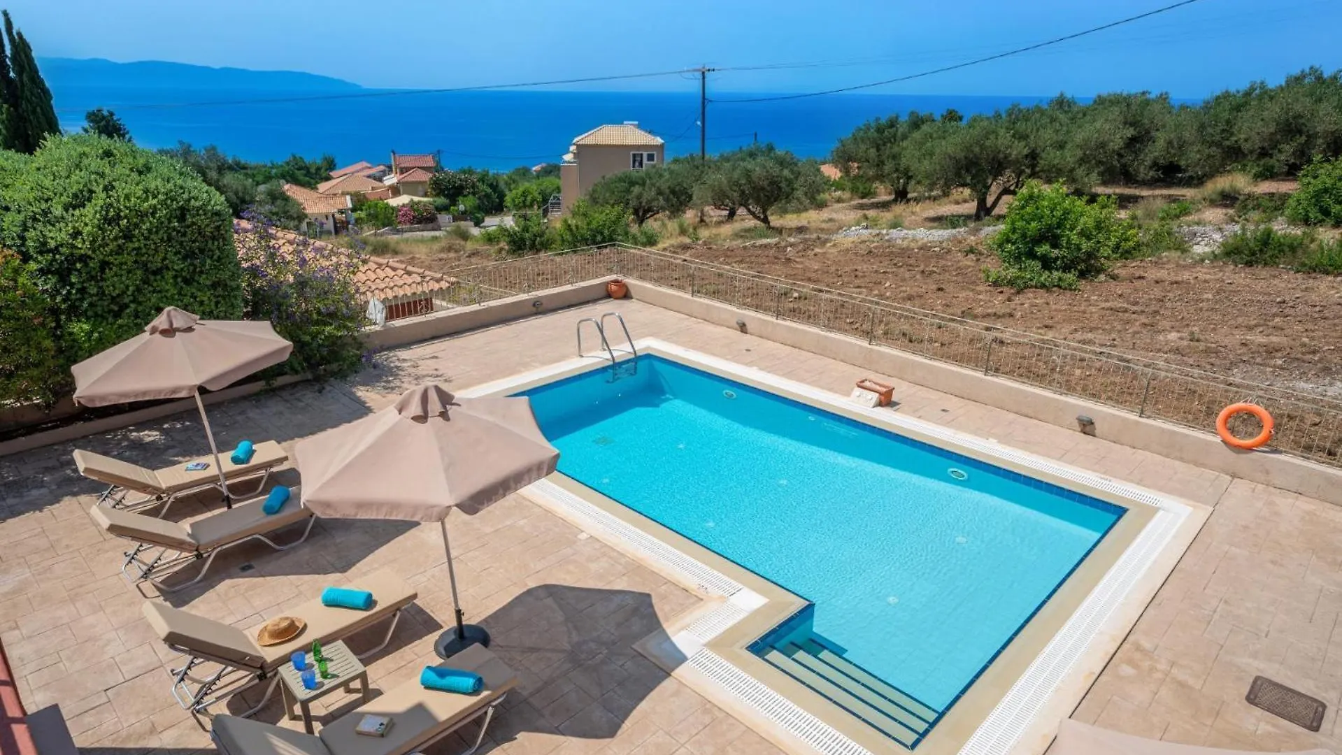 Villa Provenzo By Villa Plus Lourdata
